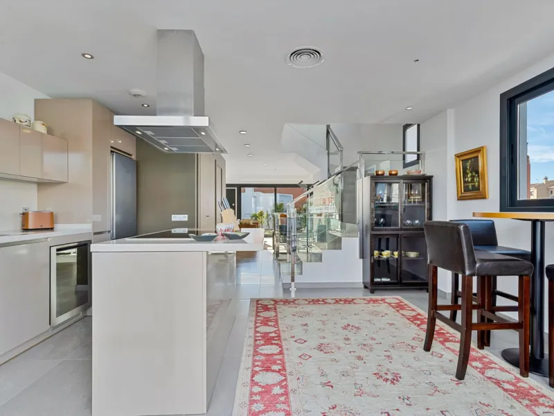 House - Townhouse в продаже в Fuengirola, Málaga. В доме 3 спален и 4 ванных комнат. Площадь дома 214 м²