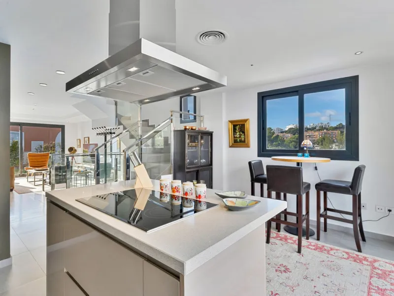 House - Townhouse в продаже в Fuengirola, Málaga. В доме 3 спален и 4 ванных комнат. Площадь дома 214 м²