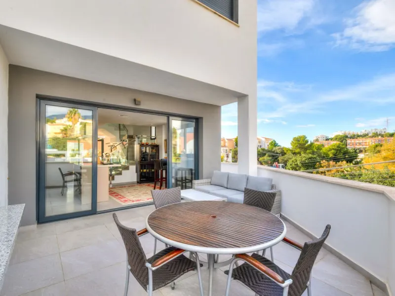 House - Townhouse в продаже в Fuengirola, Málaga. В доме 3 спален и 4 ванных комнат. Площадь дома 214 м²