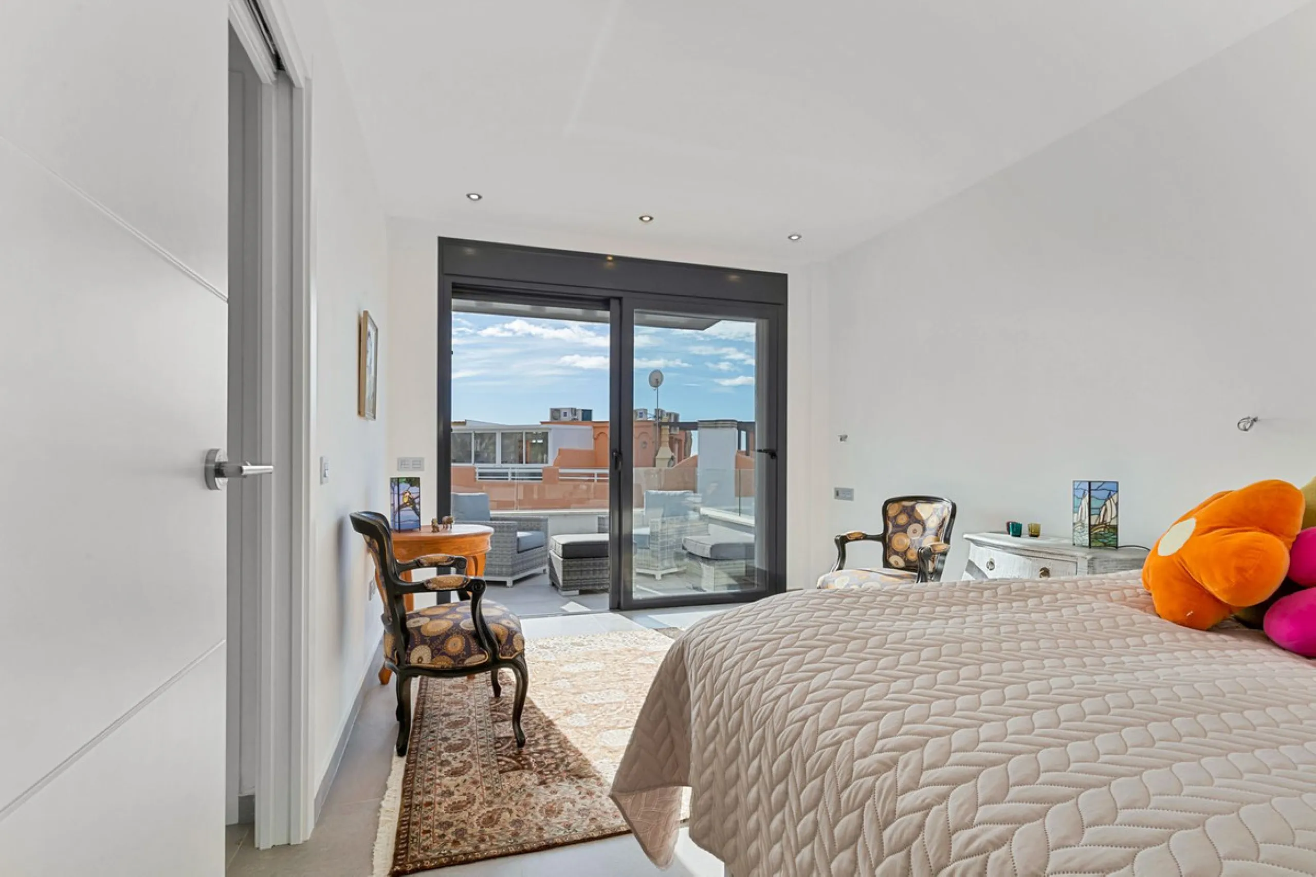 House - Townhouse в продаже в Fuengirola, Málaga. В доме 3 спален и 4 ванных комнат. Площадь дома 214 м²