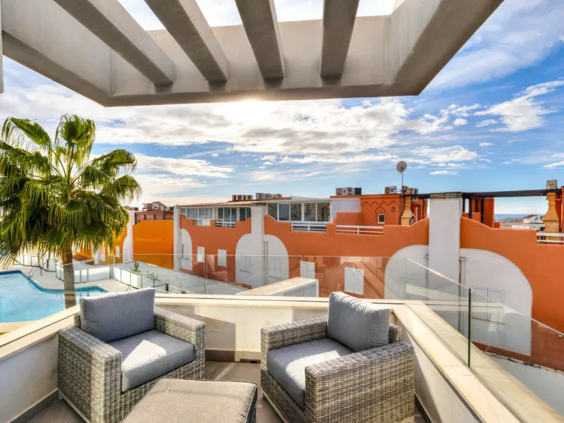 House - Townhouse в продаже в Fuengirola, Málaga. В доме 3 спален и 4 ванных комнат. Площадь дома 214 м²