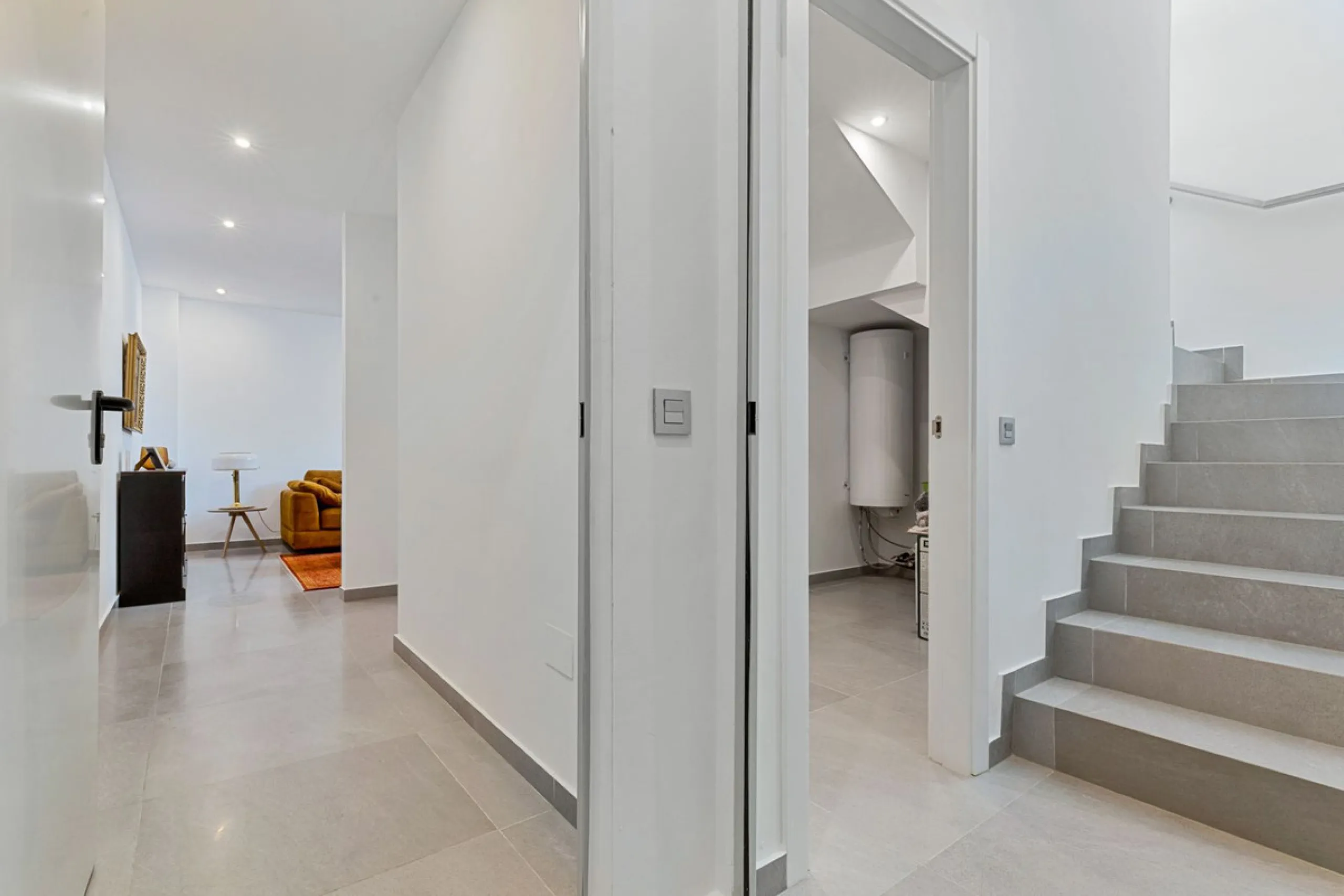 House - Townhouse в продаже в Fuengirola, Málaga. В доме 3 спален и 4 ванных комнат. Площадь дома 214 м²