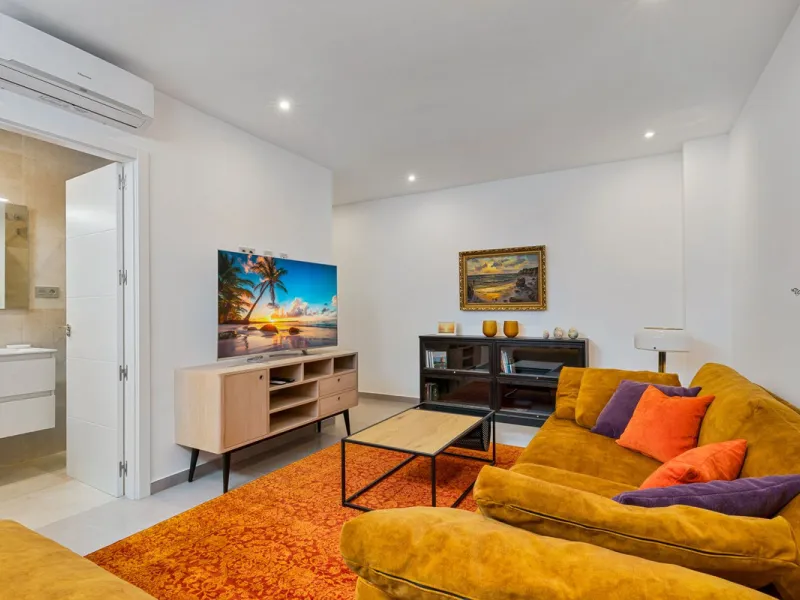 House - Townhouse в продаже в Fuengirola, Málaga. В доме 3 спален и 4 ванных комнат. Площадь дома 214 м²