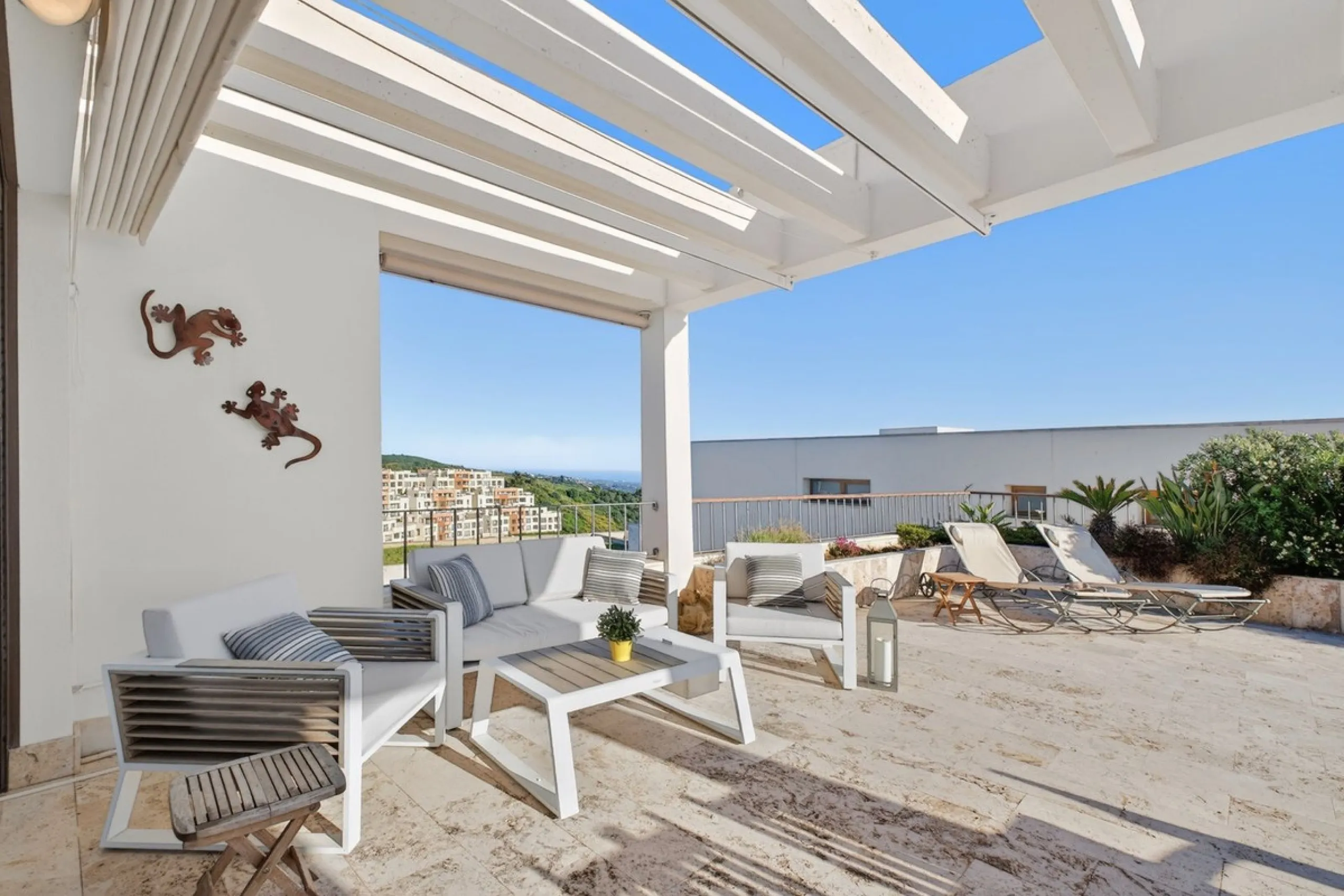 Penthouse with Sea & Mountain Views – Lomas de los Monteros, Marbella