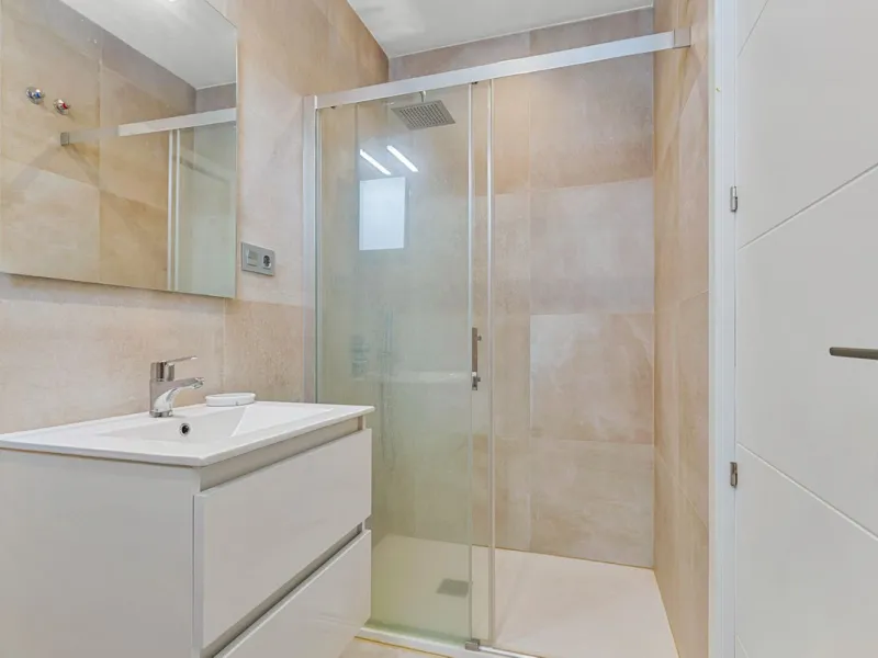 House - Townhouse в продаже в Fuengirola, Málaga. В доме 3 спален и 4 ванных комнат. Площадь дома 214 м²