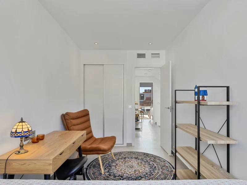 House - Townhouse в продаже в Fuengirola, Málaga. В доме 3 спален и 4 ванных комнат. Площадь дома 214 м²