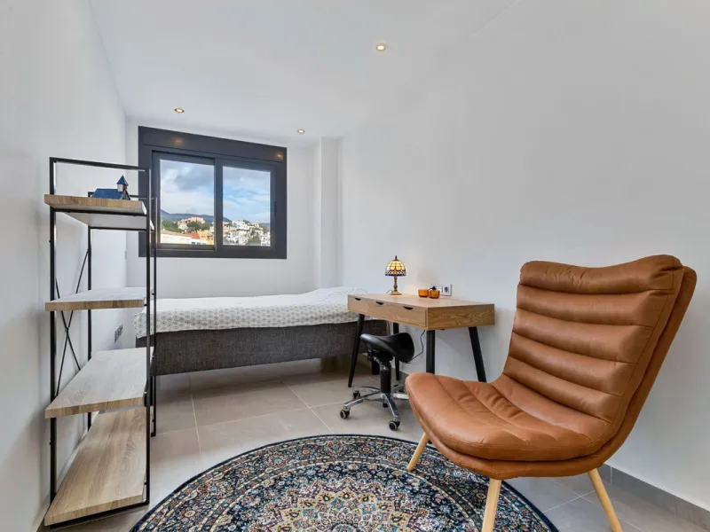 House - Townhouse в продаже в Fuengirola, Málaga. В доме 3 спален и 4 ванных комнат. Площадь дома 214 м²
