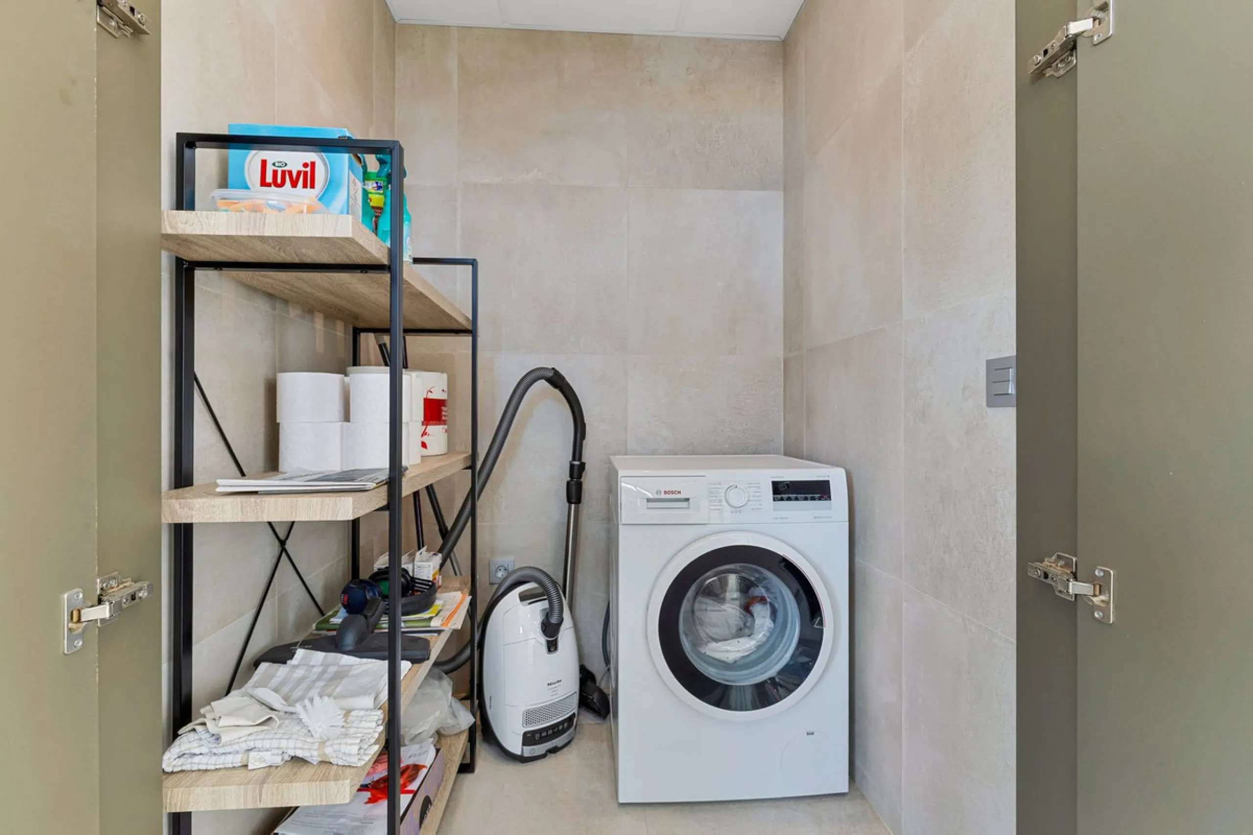 House - Townhouse в продаже в Fuengirola, Málaga. В доме 3 спален и 4 ванных комнат. Площадь дома 214 м²