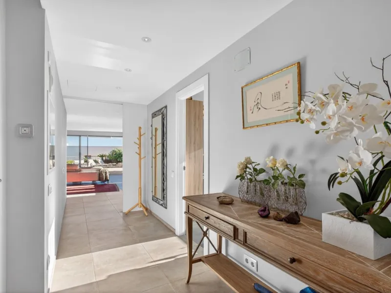Penthouse with Sea & Mountain Views – Lomas de los Monteros, Marbella