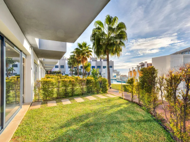 House - Townhouse в продаже в Fuengirola, Málaga. В доме 3 спален и 4 ванных комнат. Площадь дома 214 м²