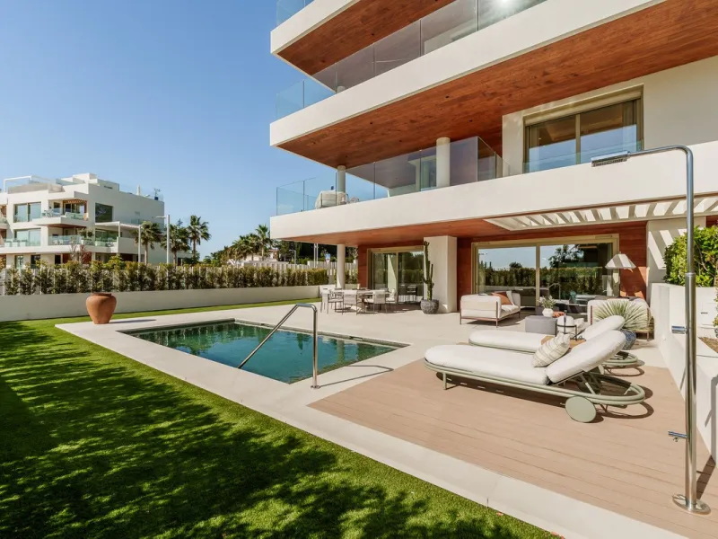 Apartment - Ground Floor Apartment в продаже в Marbella, Málaga. В доме 4 спален и 4 ванных комнат. Площадь дома 417 м². Площадь участка 157 м²
