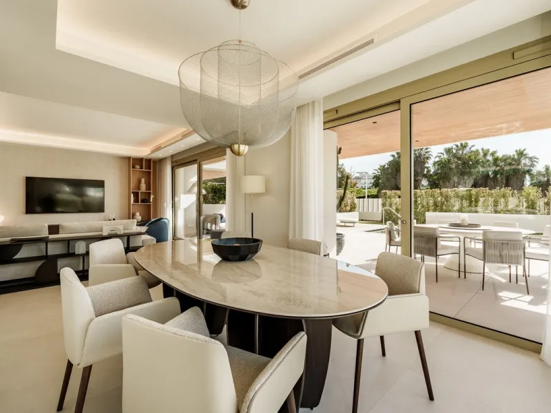 Apartment - Ground Floor Apartment в продаже в Marbella, Málaga. В доме 4 спален и 4 ванных комнат. Площадь дома 417 м². Площадь участка 157 м²