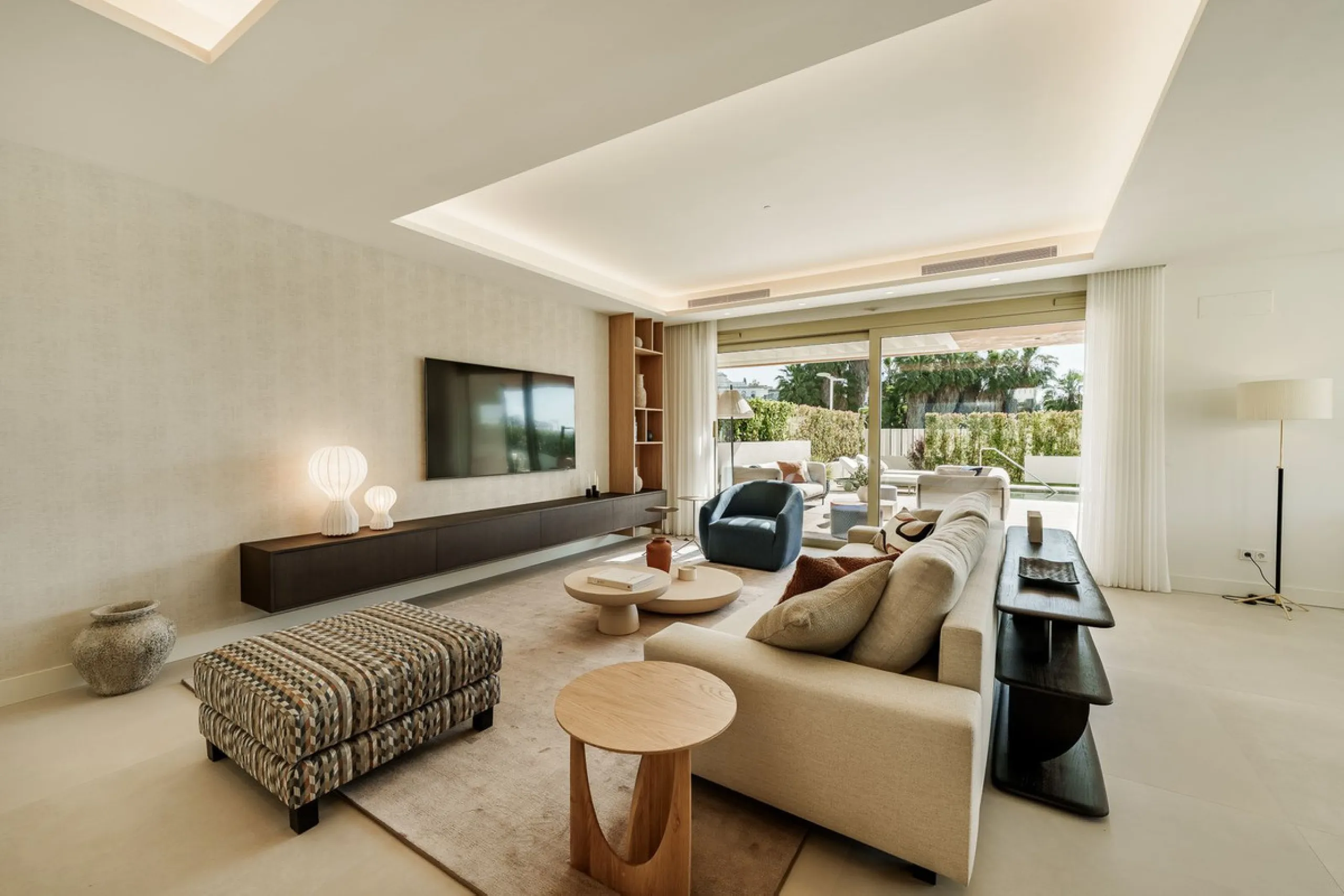 Apartment - Ground Floor Apartment в продаже в Marbella, Málaga. В доме 4 спален и 4 ванных комнат. Площадь дома 417 м². Площадь участка 157 м²