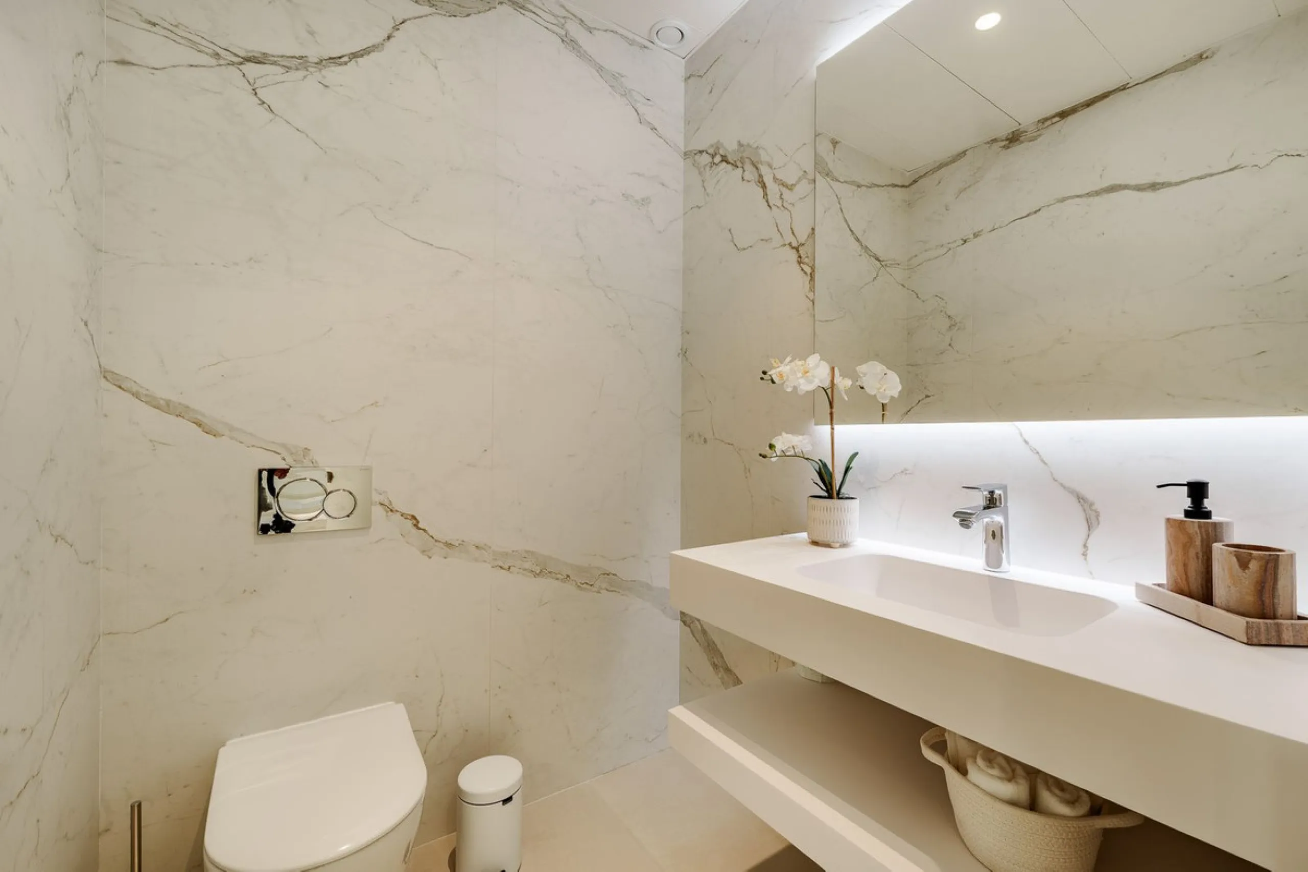 Apartment - Ground Floor Apartment в продаже в Marbella, Málaga. В доме 4 спален и 4 ванных комнат. Площадь дома 417 м². Площадь участка 157 м²