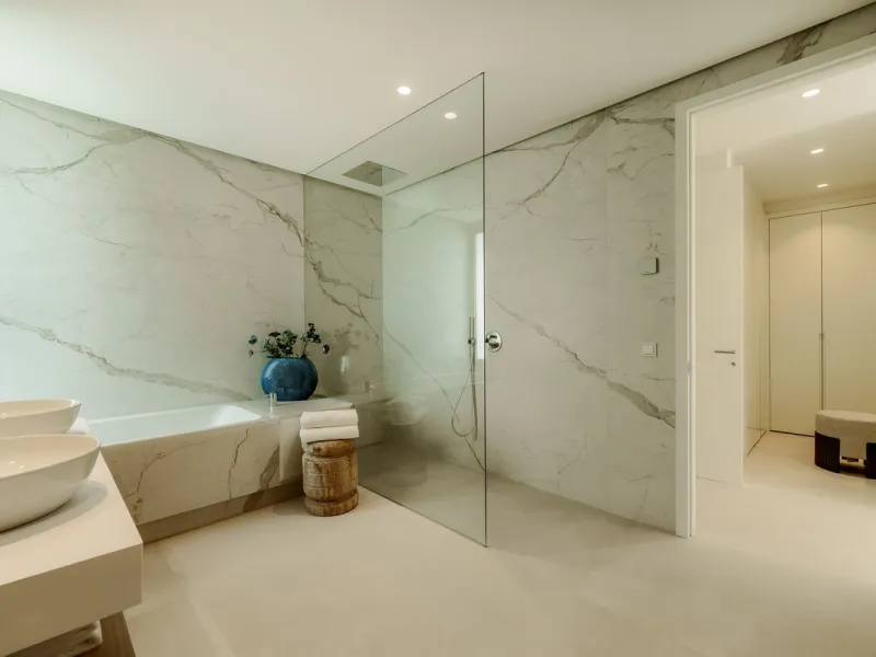 Apartment - Ground Floor Apartment в продаже в Marbella, Málaga. В доме 4 спален и 4 ванных комнат. Площадь дома 417 м². Площадь участка 157 м²