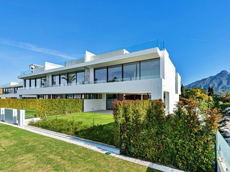 Exclusive Modern Villa on Marbella's Golden Mile.