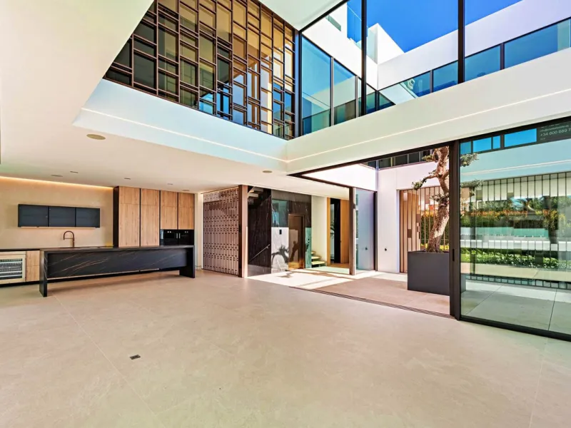 Exclusive Modern Villa on Marbella's Golden Mile.