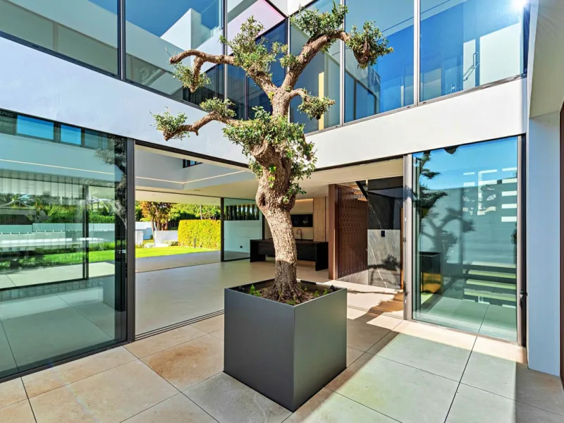 Exclusive Modern Villa on Marbella's Golden Mile.
