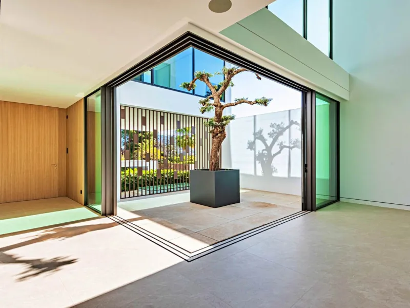 Exclusive Modern Villa on Marbella's Golden Mile.