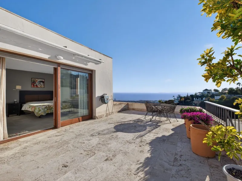 Penthouse with Sea & Mountain Views – Lomas de los Monteros, Marbella