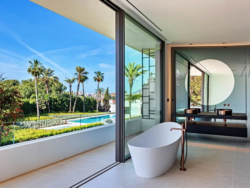 Exclusive Modern Villa on Marbella's Golden Mile.