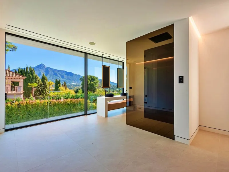 Exclusive Modern Villa on Marbella's Golden Mile.