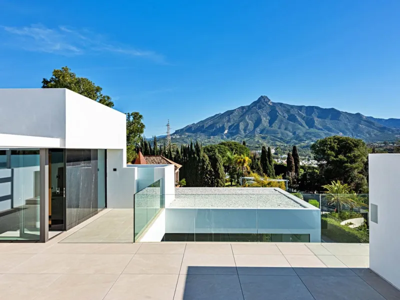 Exclusive Modern Villa on Marbella's Golden Mile.