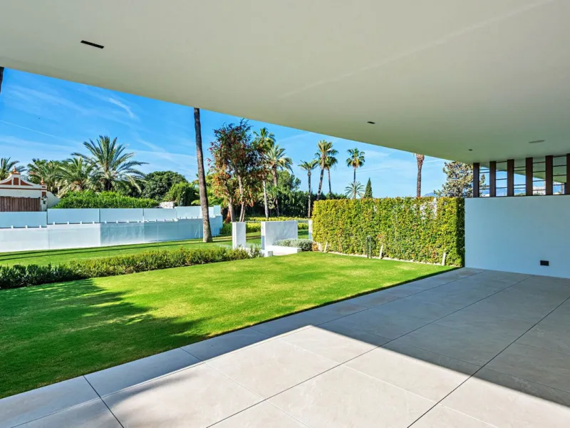 Exclusive Modern Villa on Marbella's Golden Mile.