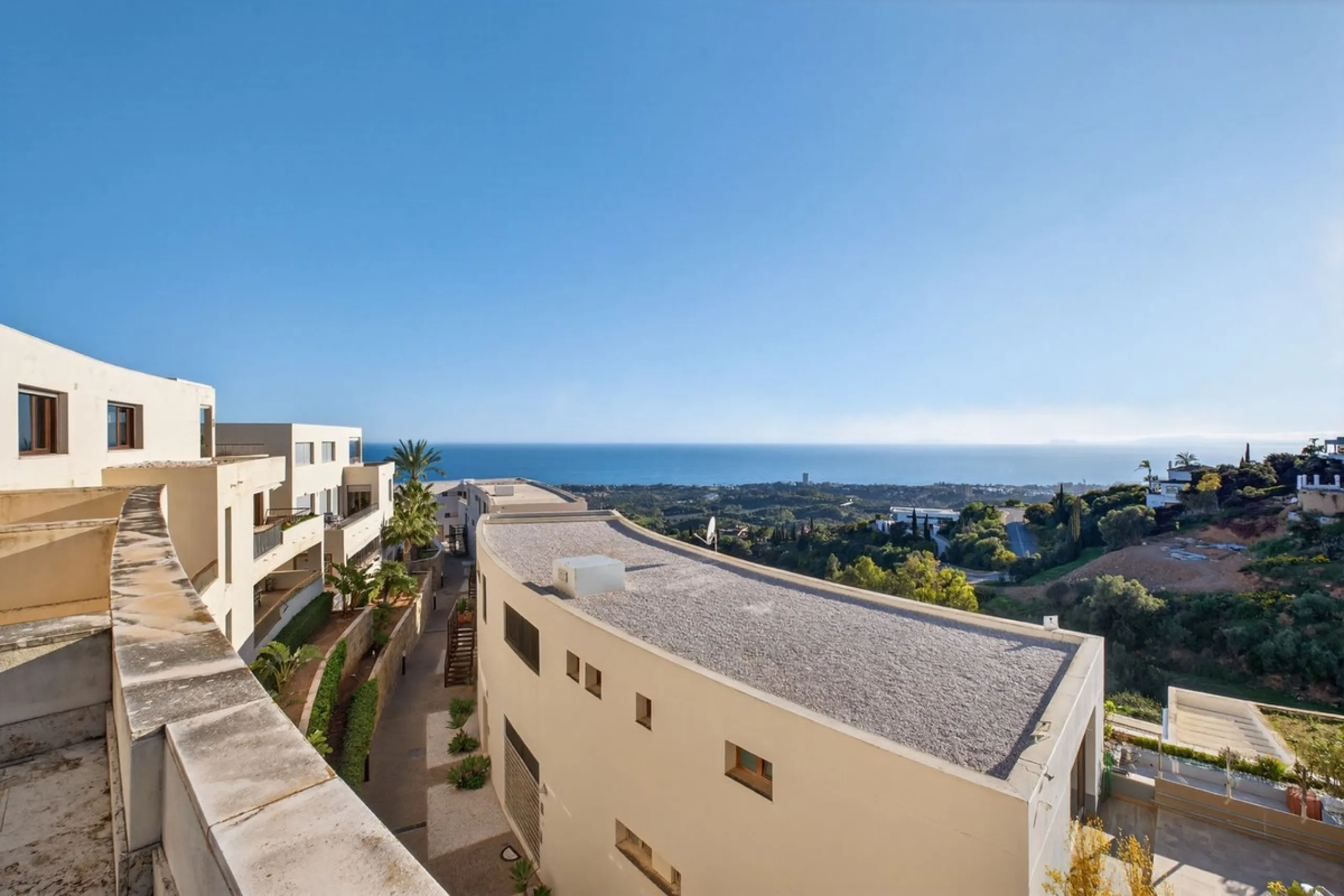 Penthouse with Sea & Mountain Views – Lomas de los Monteros, Marbella