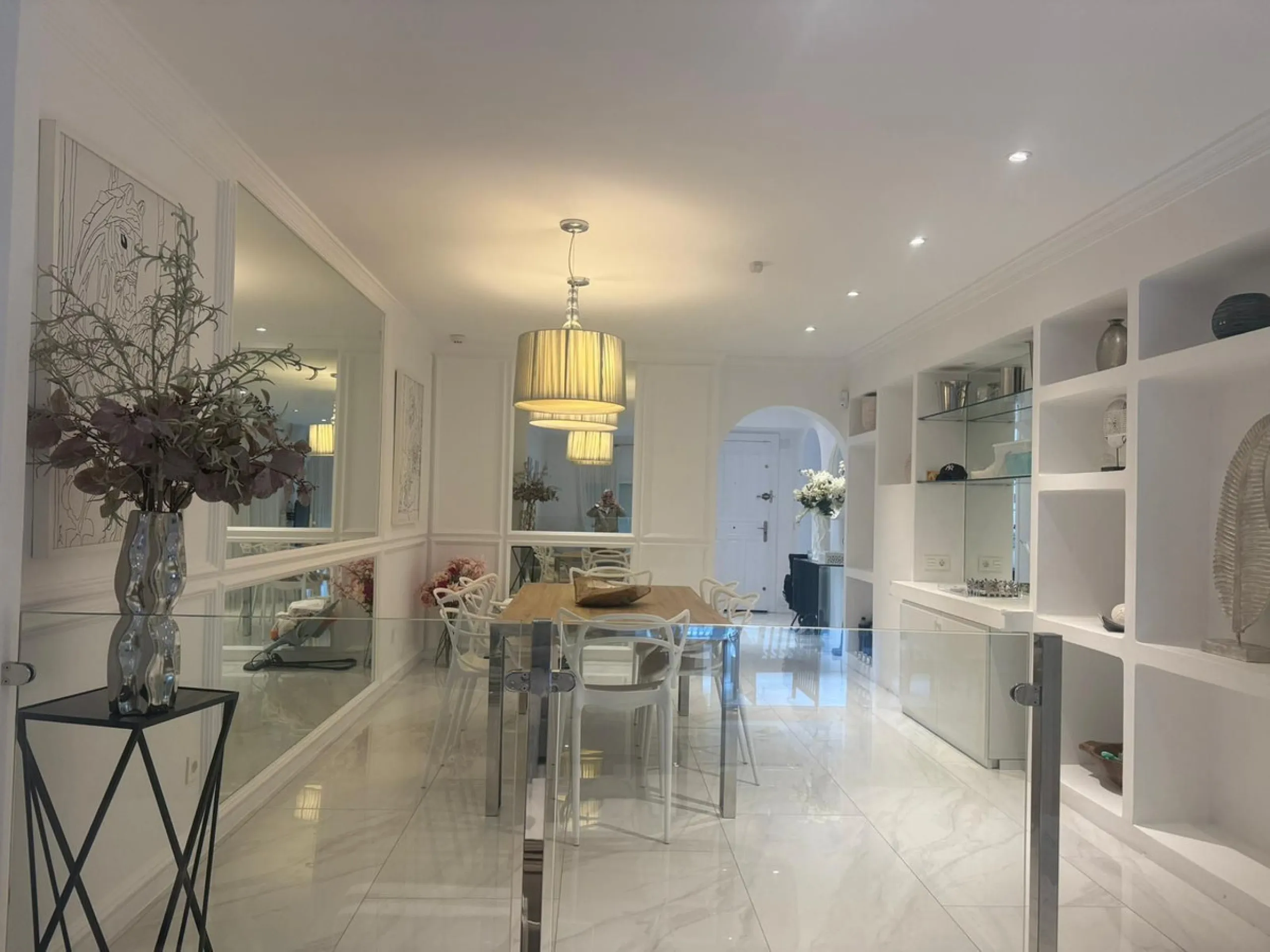Set within the exclusive Jardines de las Fuente residential enclave in the heart of Puerto Banús, this apartment embodies contemporary elegance designed for those seeking a refined home in one of Europe's most coveted coastal destinations. With 135 square