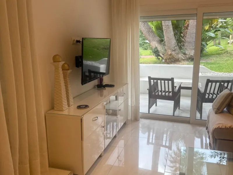 Set within the exclusive Jardines de las Fuente residential enclave in the heart of Puerto Banús, this apartment embodies contemporary elegance designed for those seeking a refined home in one of Europe's most coveted coastal destinations. With 135 square