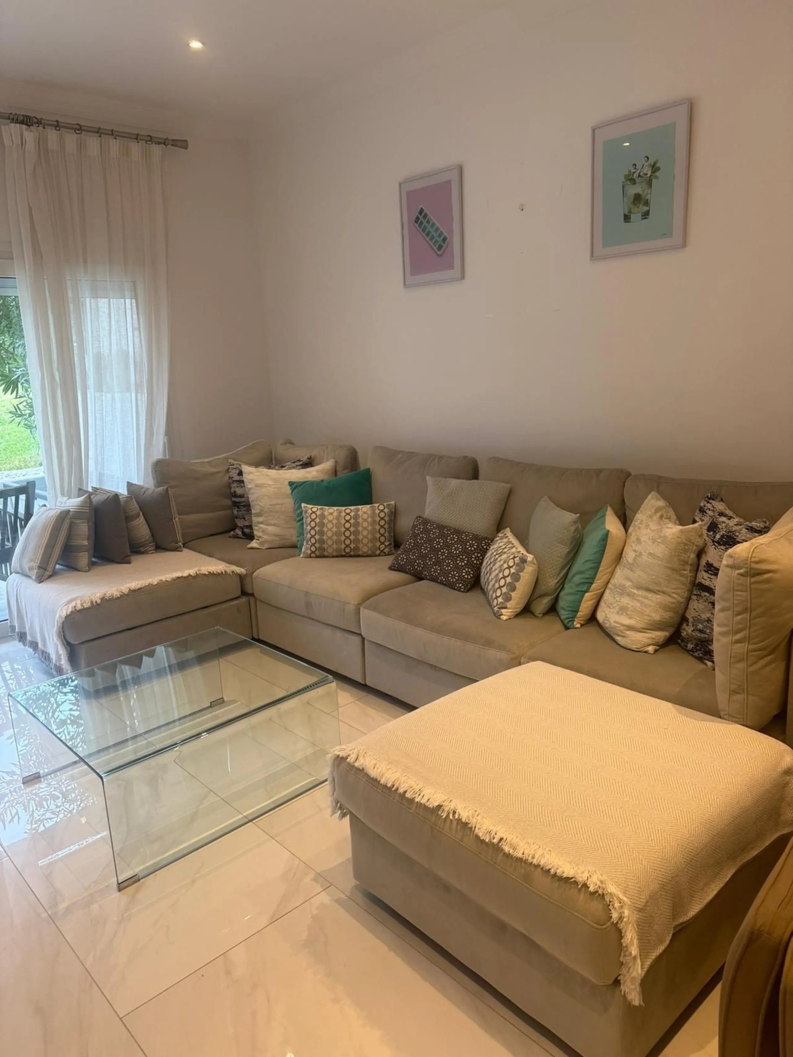 Set within the exclusive Jardines de las Fuente residential enclave in the heart of Puerto Banús, this apartment embodies contemporary elegance designed for those seeking a refined home in one of Europe's most coveted coastal destinations. With 135 square