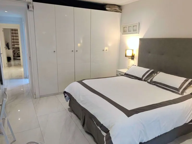 Set within the exclusive Jardines de las Fuente residential enclave in the heart of Puerto Banús, this apartment embodies contemporary elegance designed for those seeking a refined home in one of Europe's most coveted coastal destinations. With 135 square