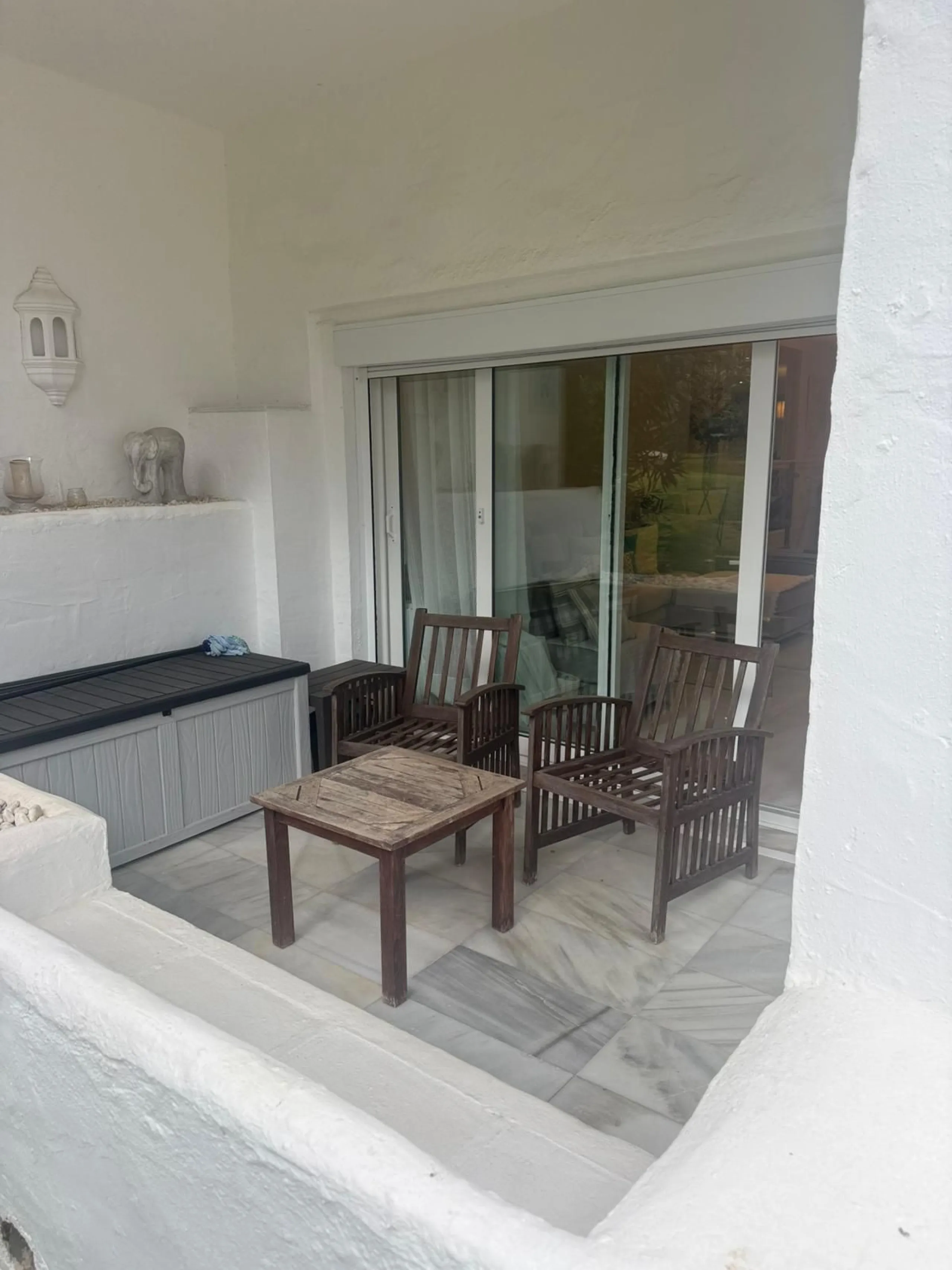 Set within the exclusive Jardines de las Fuente residential enclave in the heart of Puerto Banús, this apartment embodies contemporary elegance designed for those seeking a refined home in one of Europe's most coveted coastal destinations. With 135 square
