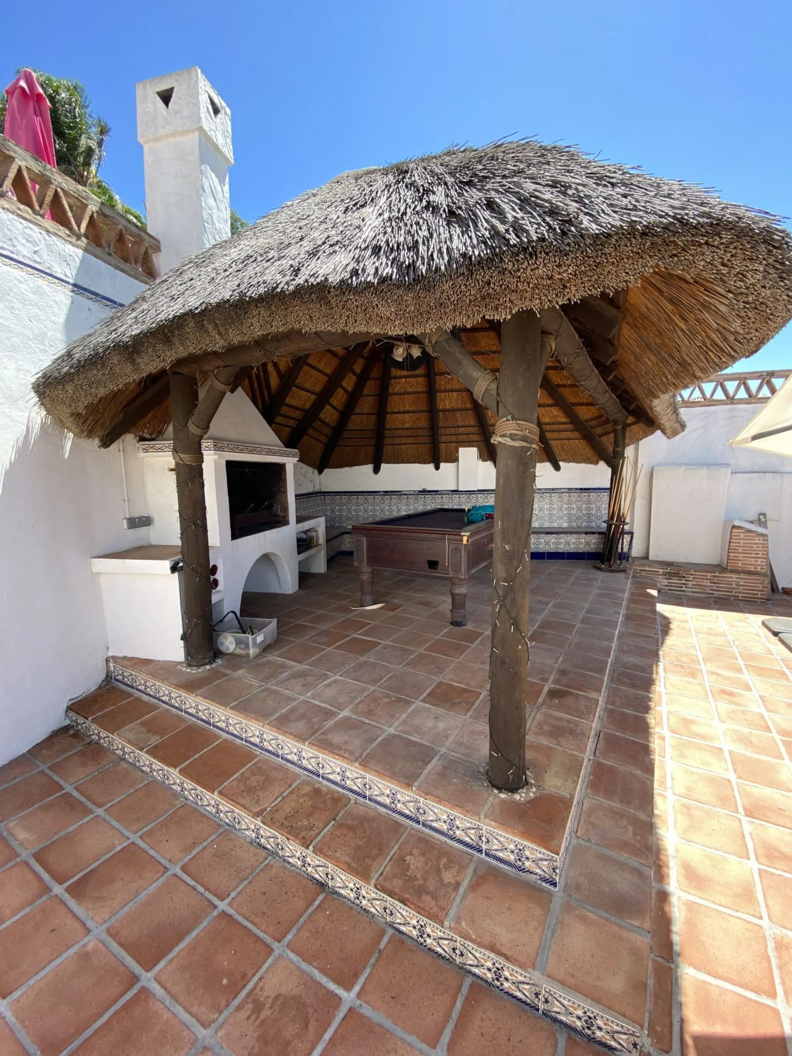 Absolutely Stunning Villa in Cerros de Aguila on a large 897sqm plot with stunning panoramic views of Mijas Pueblo and surrounding countryside. The house is surrounded by plenty of outside spaces for quality outside living.