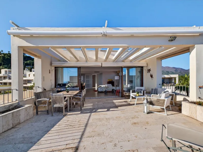 Penthouse with Sea & Mountain Views – Lomas de los Monteros, Marbella