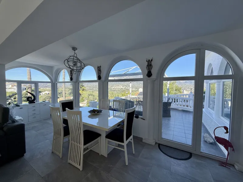 Absolutely Stunning Villa in Cerros de Aguila on a large 897sqm plot with stunning panoramic views of Mijas Pueblo and surrounding countryside. The house is surrounded by plenty of outside spaces for quality outside living.