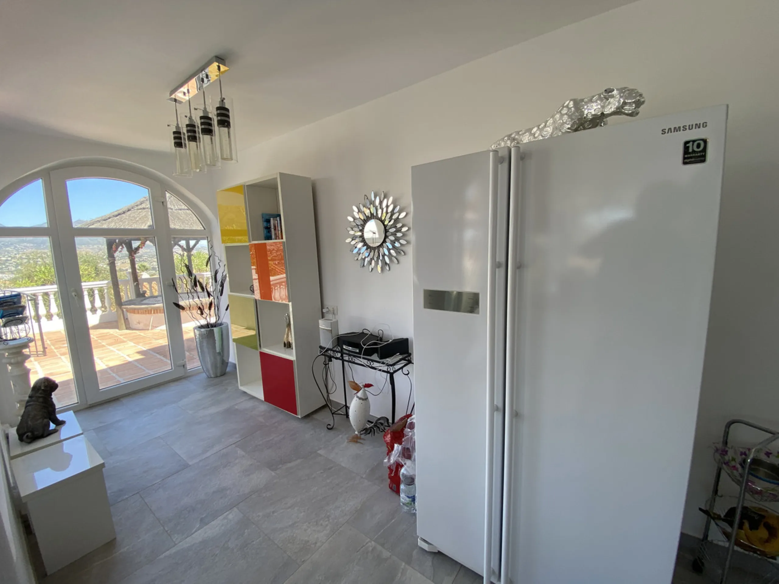 Absolutely Stunning Villa in Cerros de Aguila on a large 897sqm plot with stunning panoramic views of Mijas Pueblo and surrounding countryside. The house is surrounded by plenty of outside spaces for quality outside living.