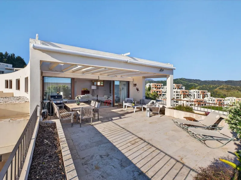 Penthouse with Sea & Mountain Views – Lomas de los Monteros, Marbella