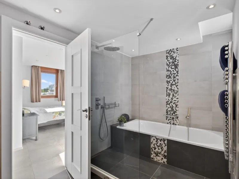 Penthouse with Sea & Mountain Views – Lomas de los Monteros, Marbella