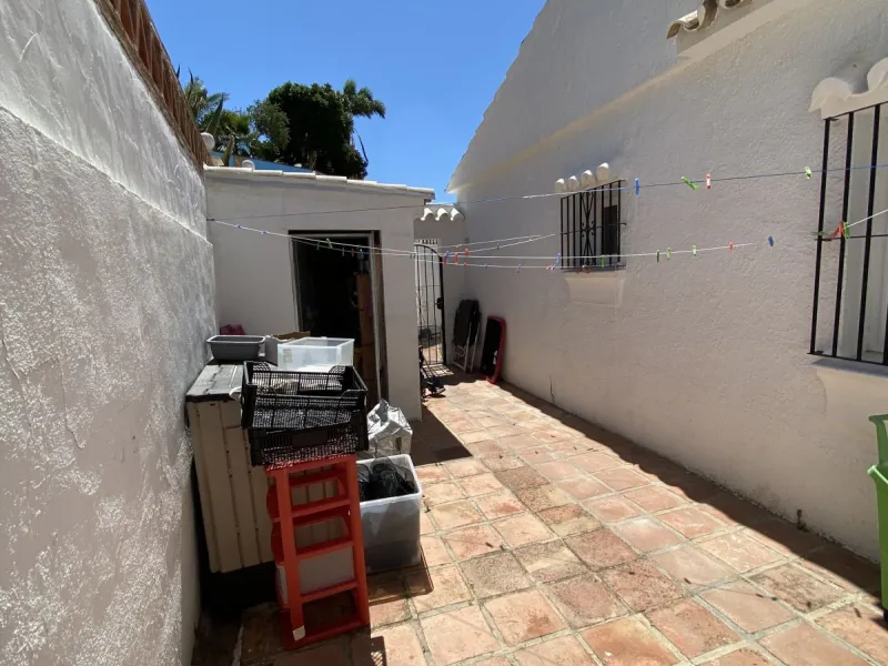 Absolutely Stunning Villa in Cerros de Aguila on a large 897sqm plot with stunning panoramic views of Mijas Pueblo and surrounding countryside. The house is surrounded by plenty of outside spaces for quality outside living.