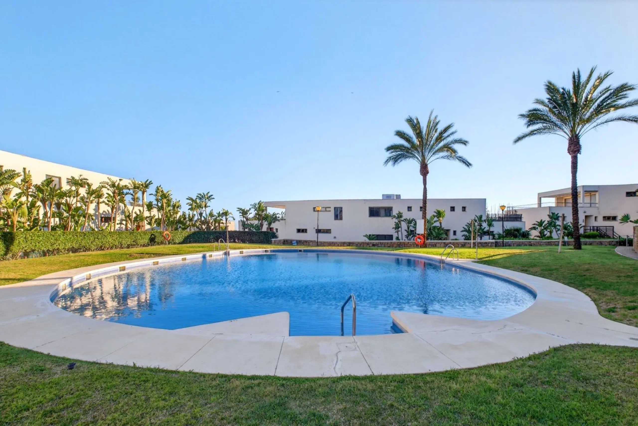 Penthouse with Sea & Mountain Views – Lomas de los Monteros, Marbella