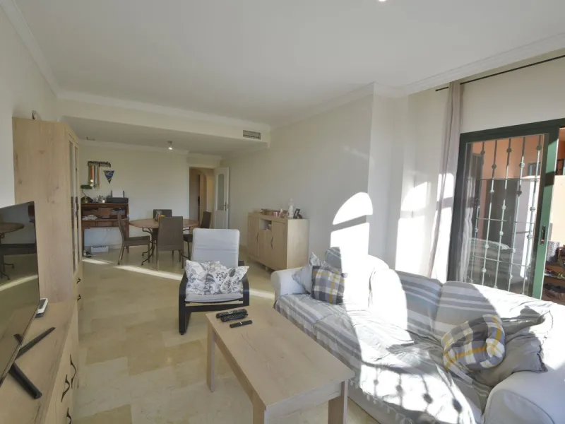 Apartment - Ground Floor Apartment в продаже в Marbella, Málaga. В доме 2 спален и 2 ванных комнат. Площадь дома 84 м²