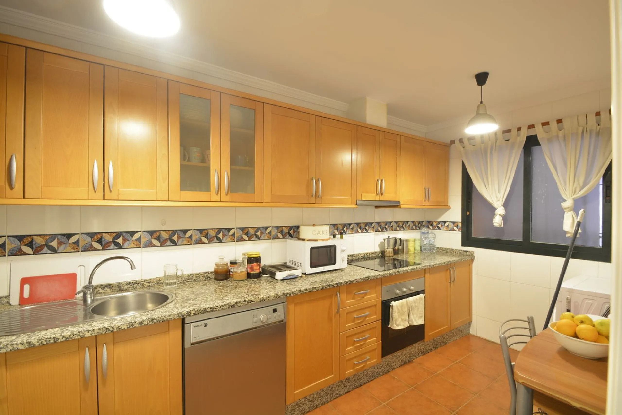 Apartment - Ground Floor Apartment в продаже в Marbella, Málaga. В доме 2 спален и 2 ванных комнат. Площадь дома 84 м²