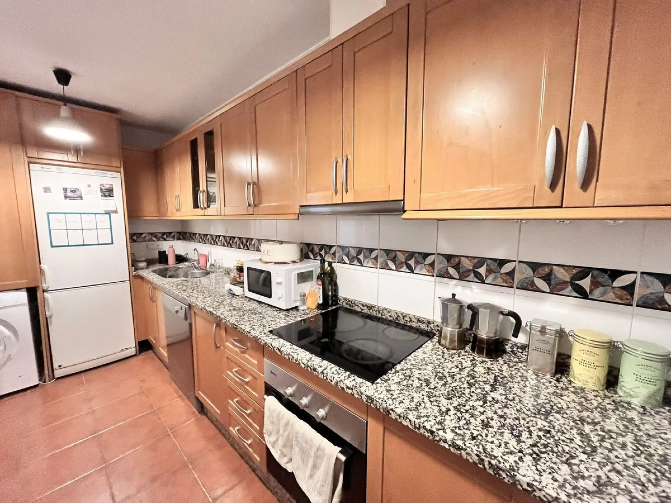 Apartment - Ground Floor Apartment в продаже в Marbella, Málaga. В доме 2 спален и 2 ванных комнат. Площадь дома 84 м²
