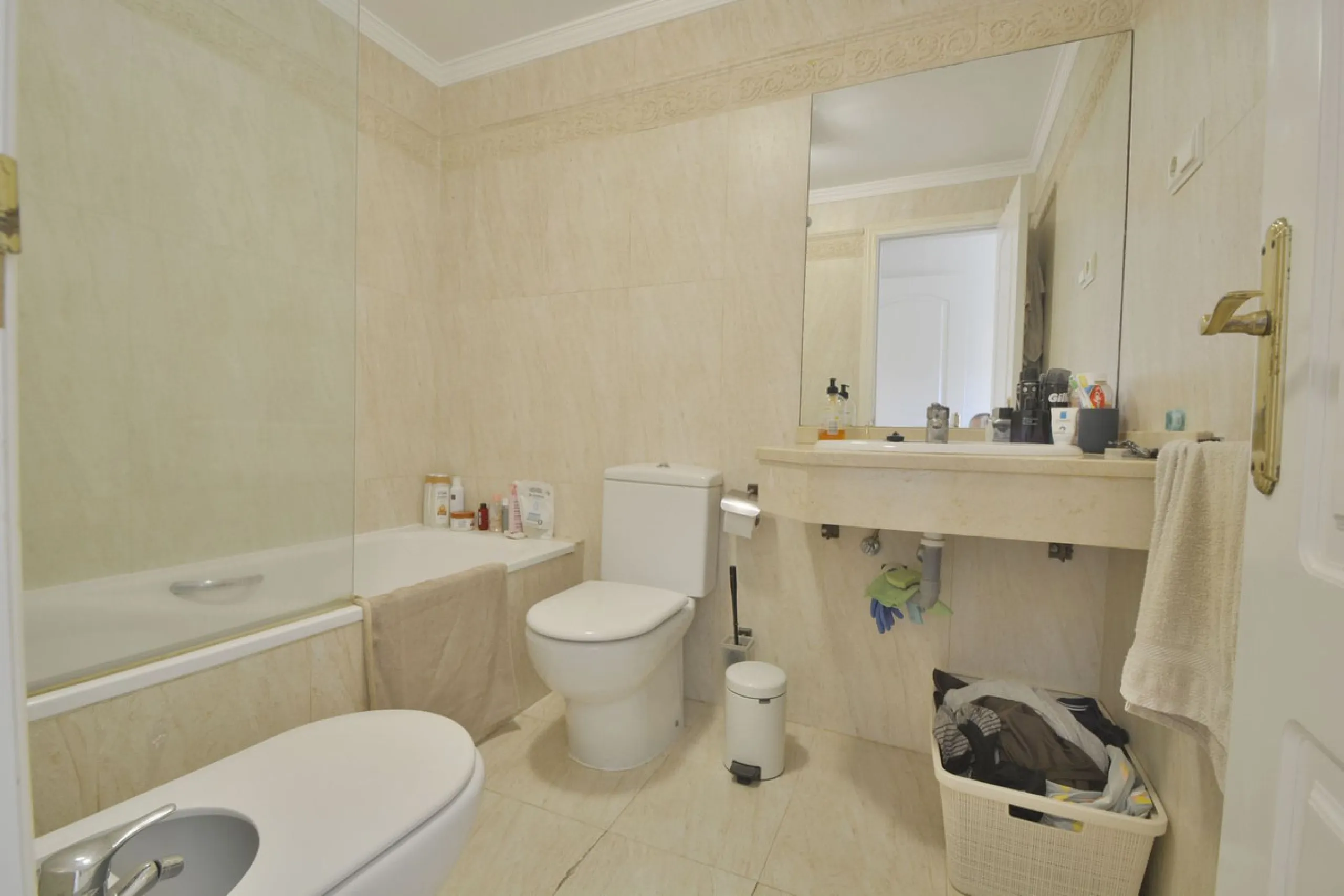 Apartment - Ground Floor Apartment в продаже в Marbella, Málaga. В доме 2 спален и 2 ванных комнат. Площадь дома 84 м²
