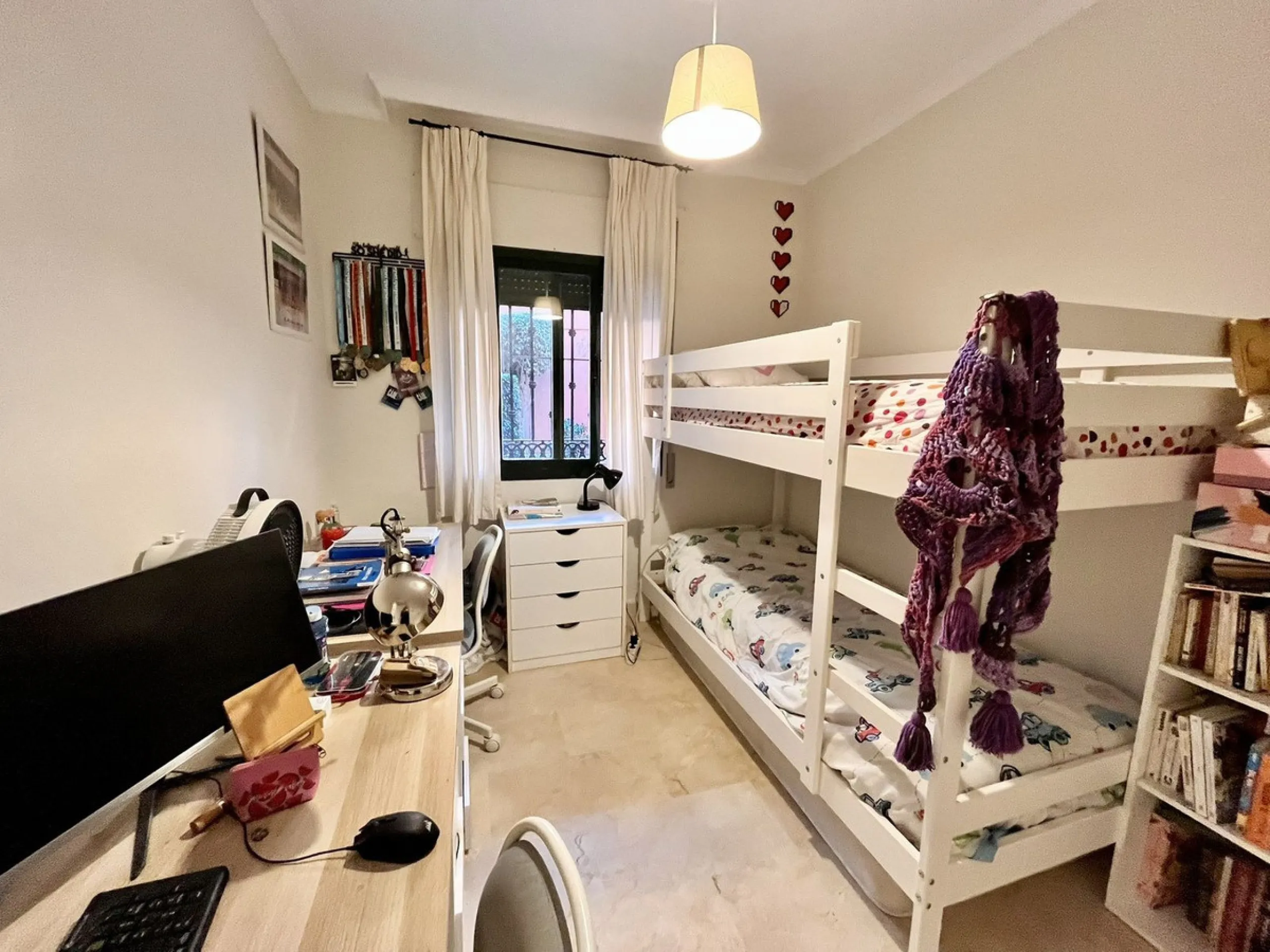 Apartment - Ground Floor Apartment в продаже в Marbella, Málaga. В доме 2 спален и 2 ванных комнат. Площадь дома 84 м²