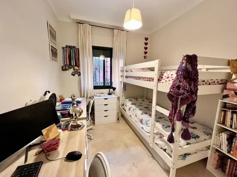 Apartment - Ground Floor Apartment в продаже в Marbella, Málaga. В доме 2 спален и 2 ванных комнат. Площадь дома 84 м²