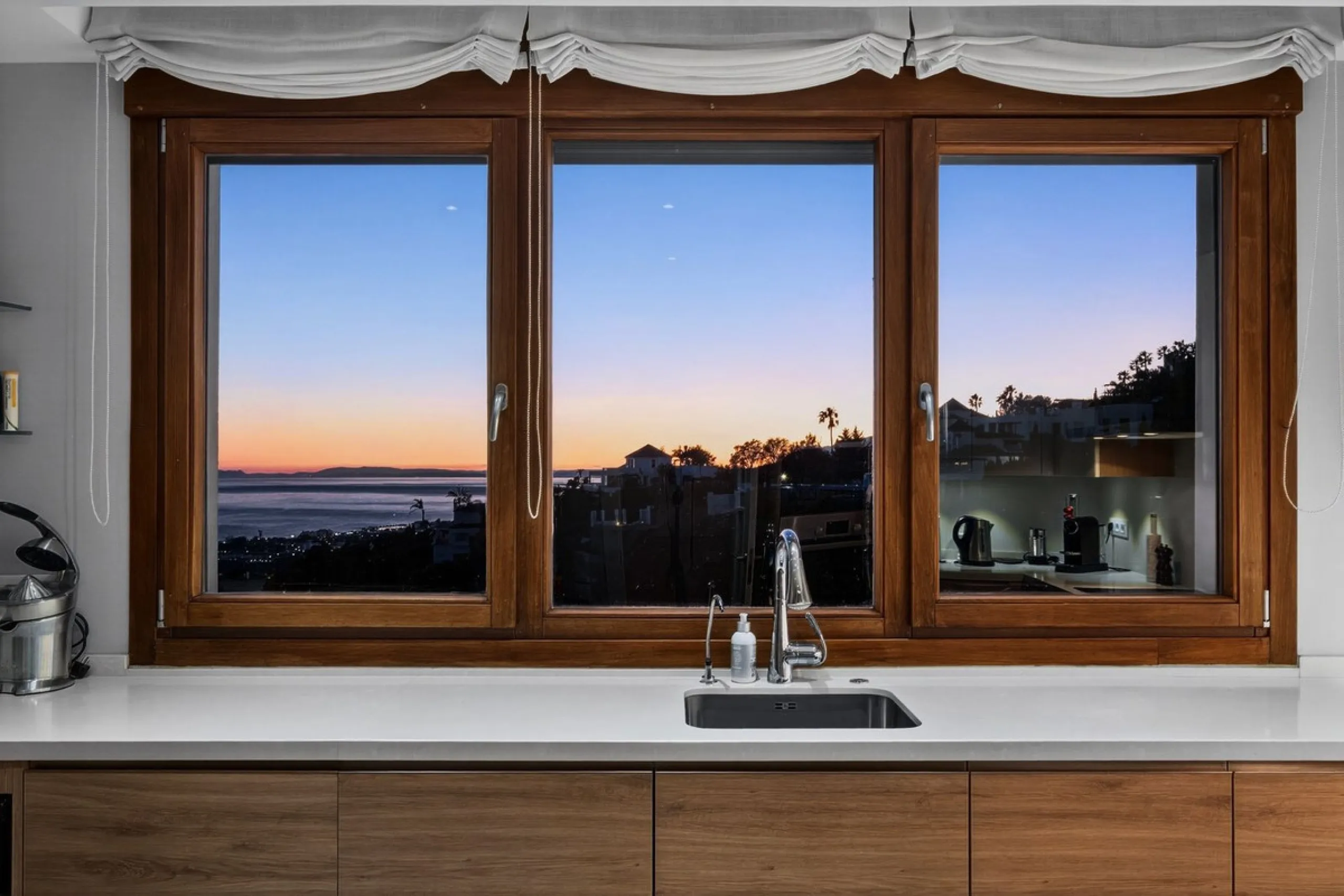 Penthouse with Sea & Mountain Views – Lomas de los Monteros, Marbella