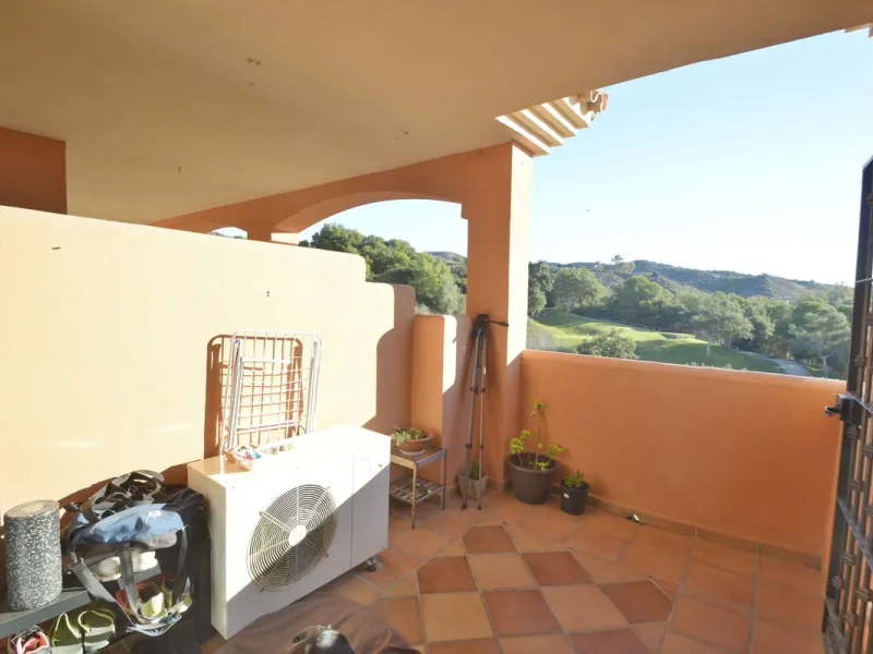 Apartment - Ground Floor Apartment в продаже в Marbella, Málaga. В доме 2 спален и 2 ванных комнат. Площадь дома 84 м²